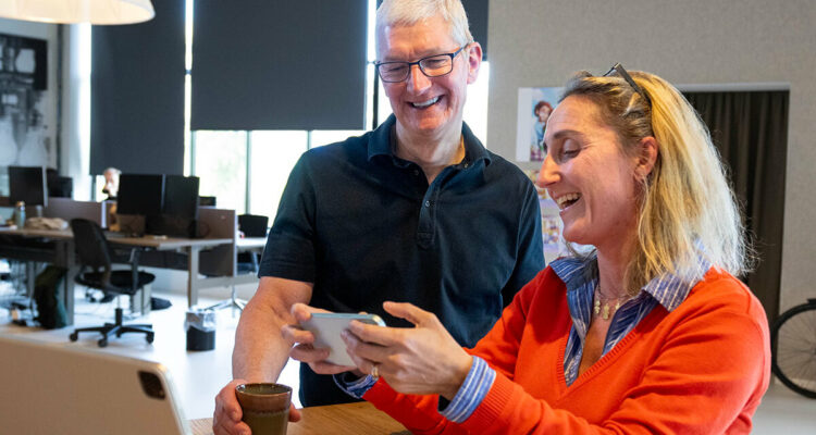 Twitter Tim_cook